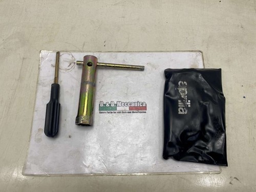 Set attrezzi aprilia - ,